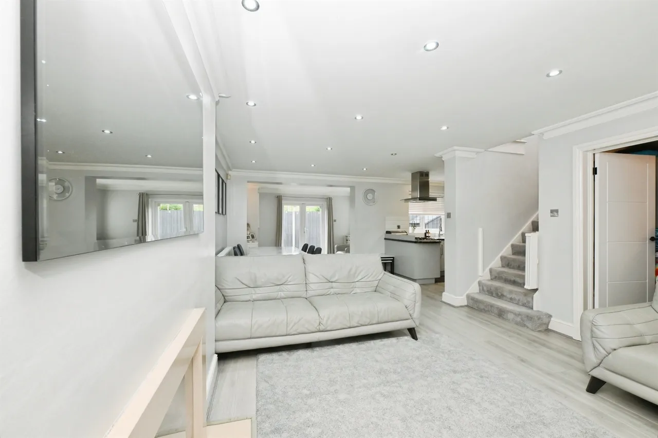 Nunsbury Drive, Broxbourne, EN10, photo 2