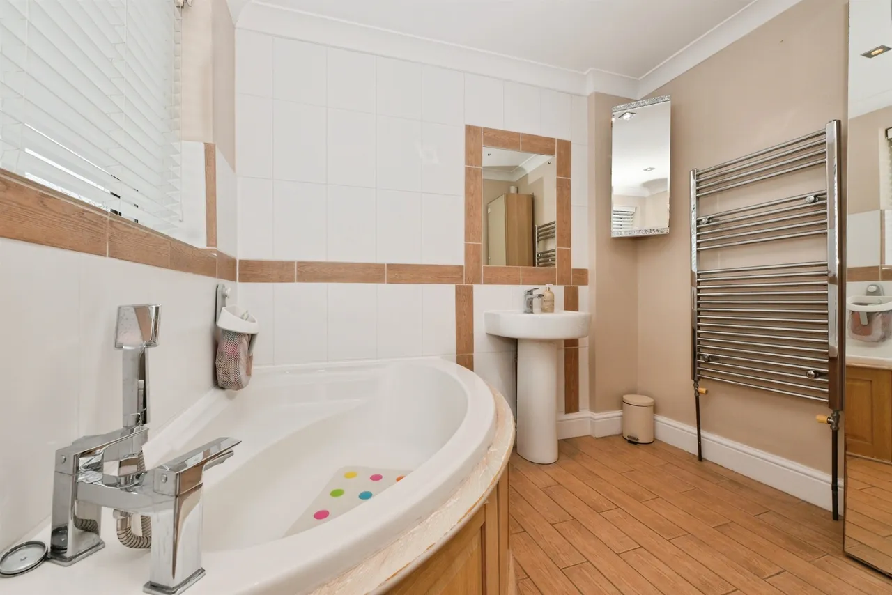 Nunsbury Drive, Broxbourne, EN10, photo 18