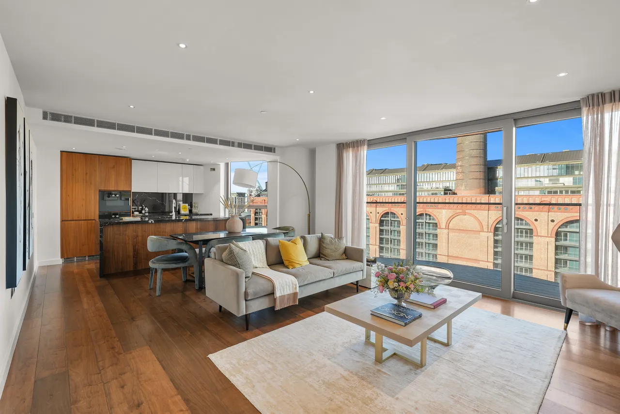 2 bed flat for sale, Chelsea Waterfront, Tower West, SW10