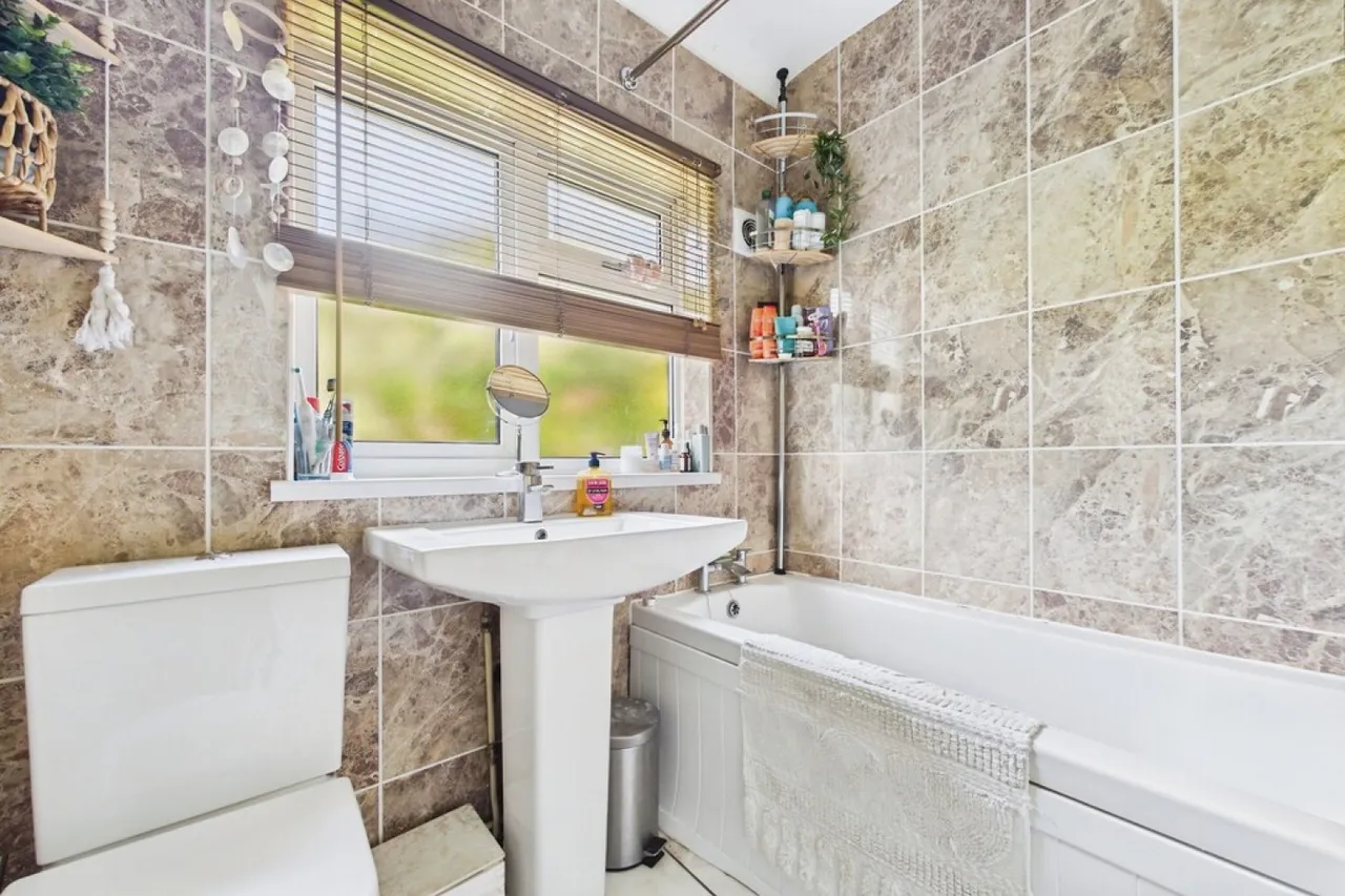 George Gurr Crescent, Folkestone, CT19, photo 11
