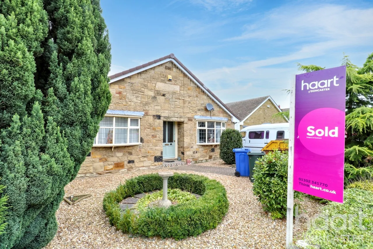 2 bed house for sale, Somerton Drive, Doncaster, DN7