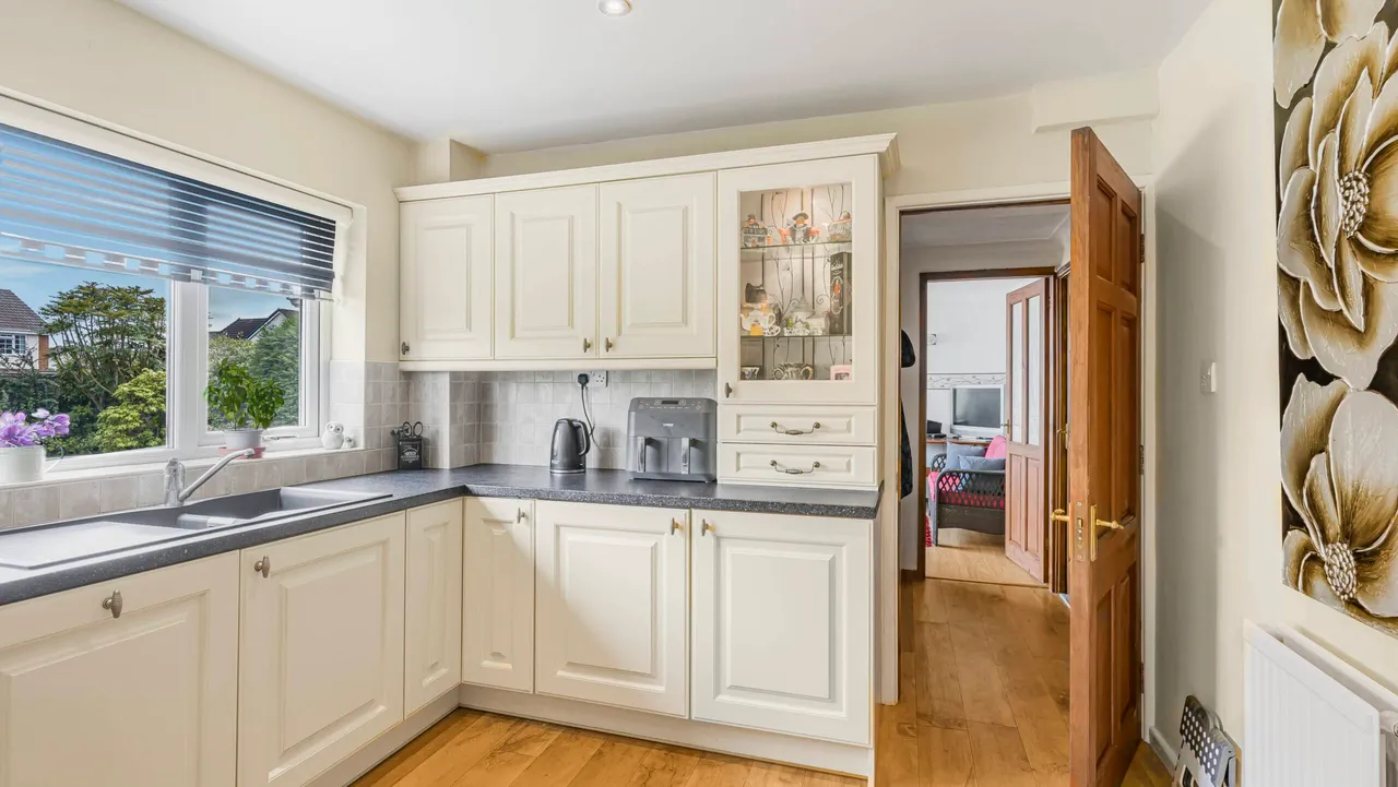 Loxley Road, Sutton Coldfield, Sutton Coldfield, B75 5NY, photo 10