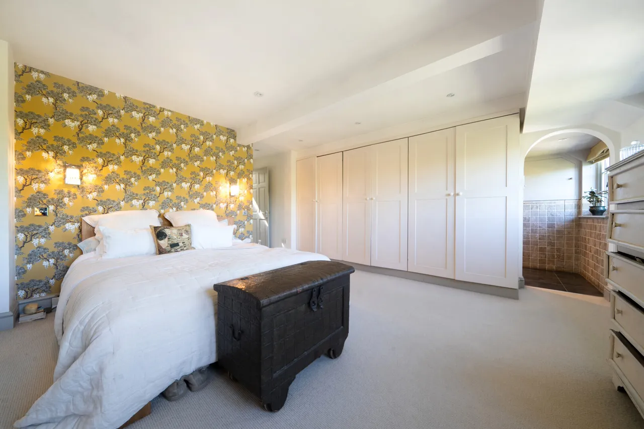Ballinger Road, South Heath, Great Mi..., photo 12