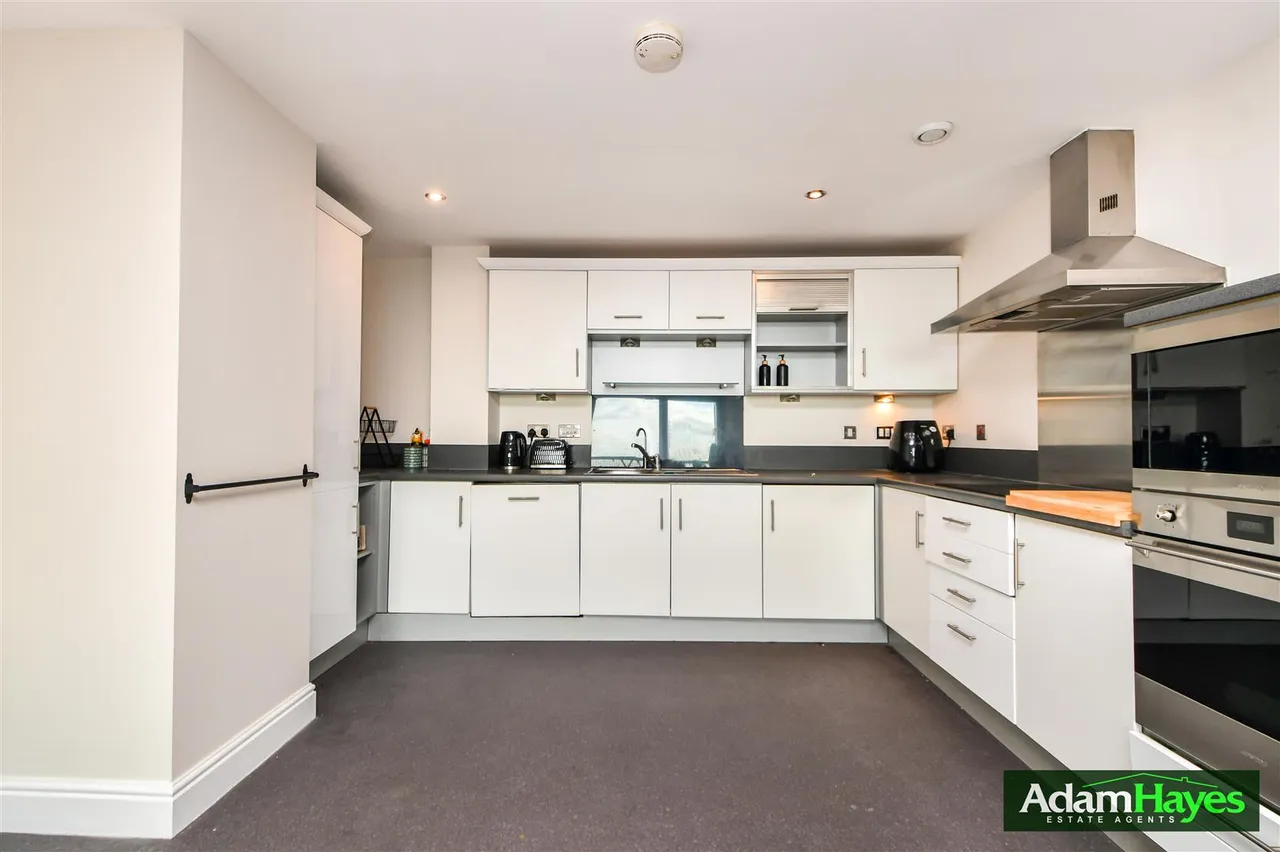 Kingsway, North Finchley, N12, photo 6