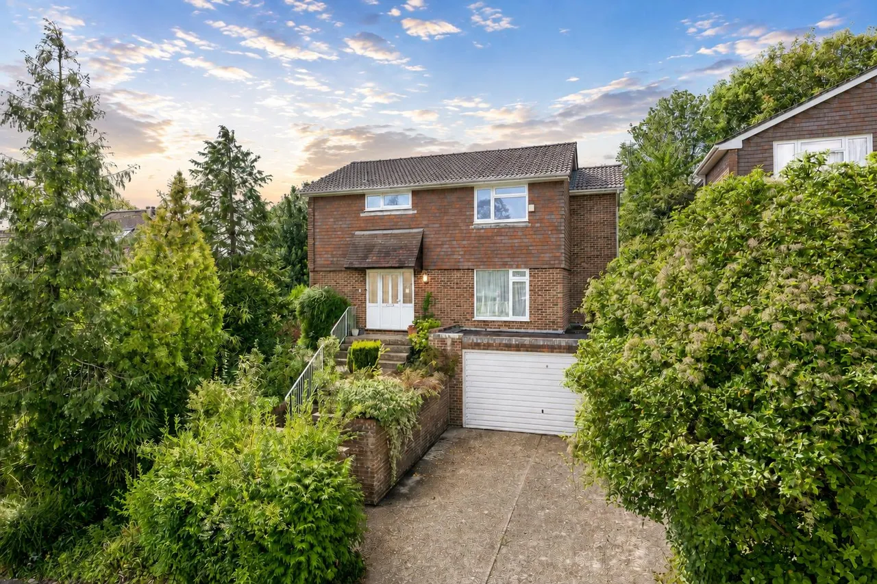 4 bed house for sale — Houndean Close, Lewes, BN7 1EZ