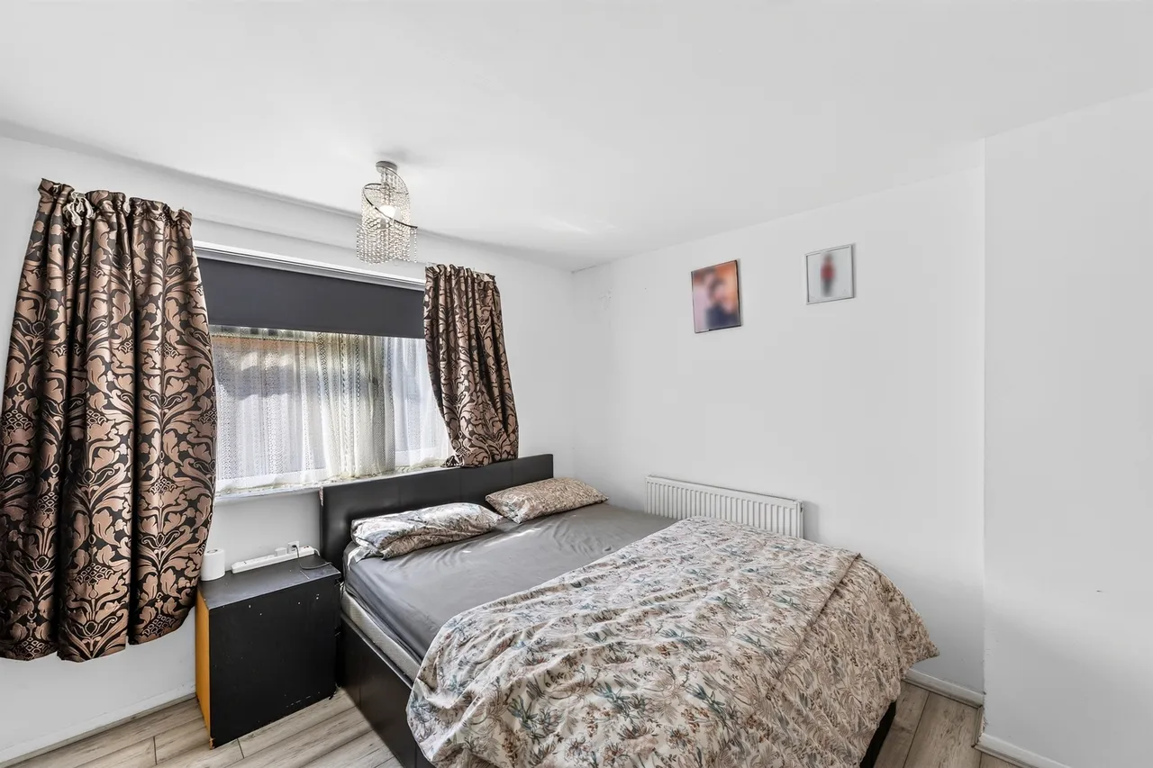 Bishopsford Road, Morden, SM4, photo 8