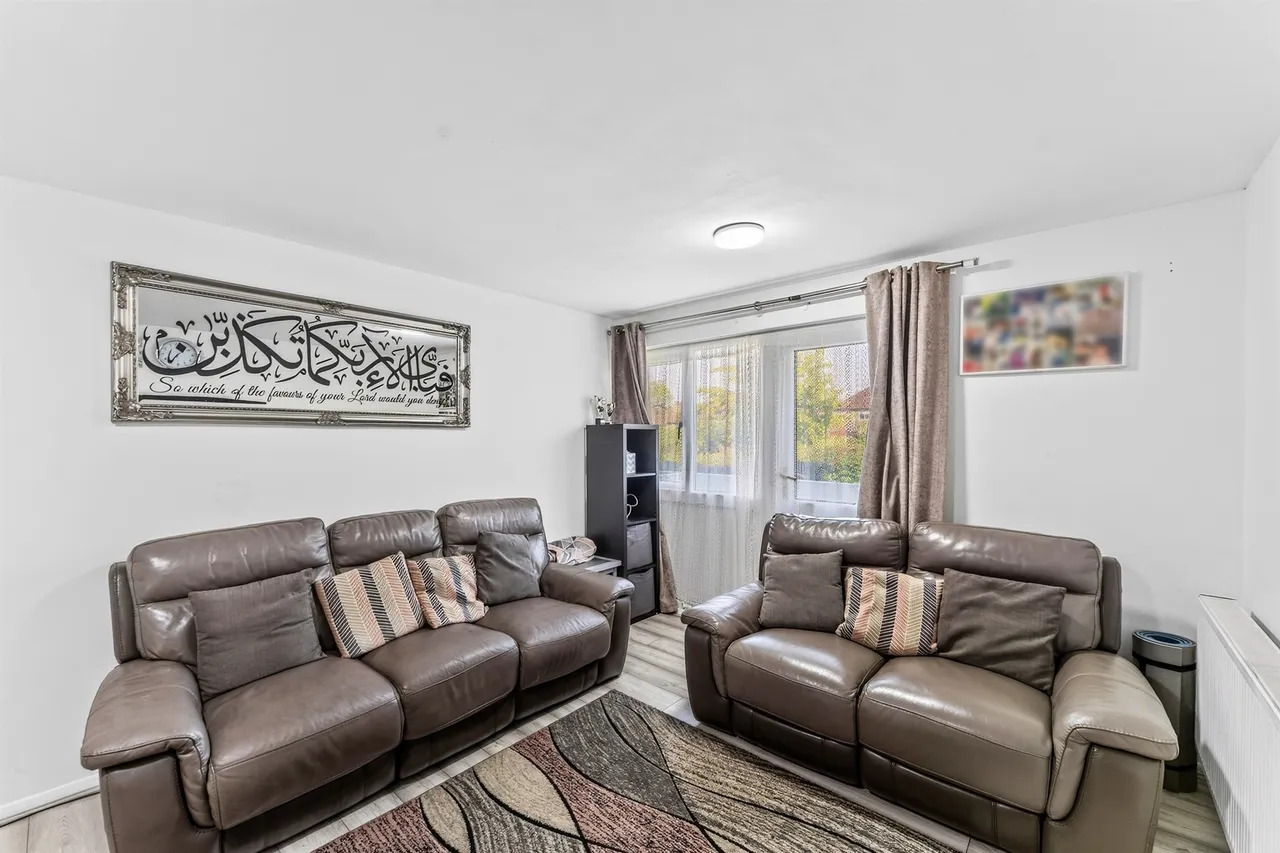 Bishopsford Road, Morden, SM4, photo 7