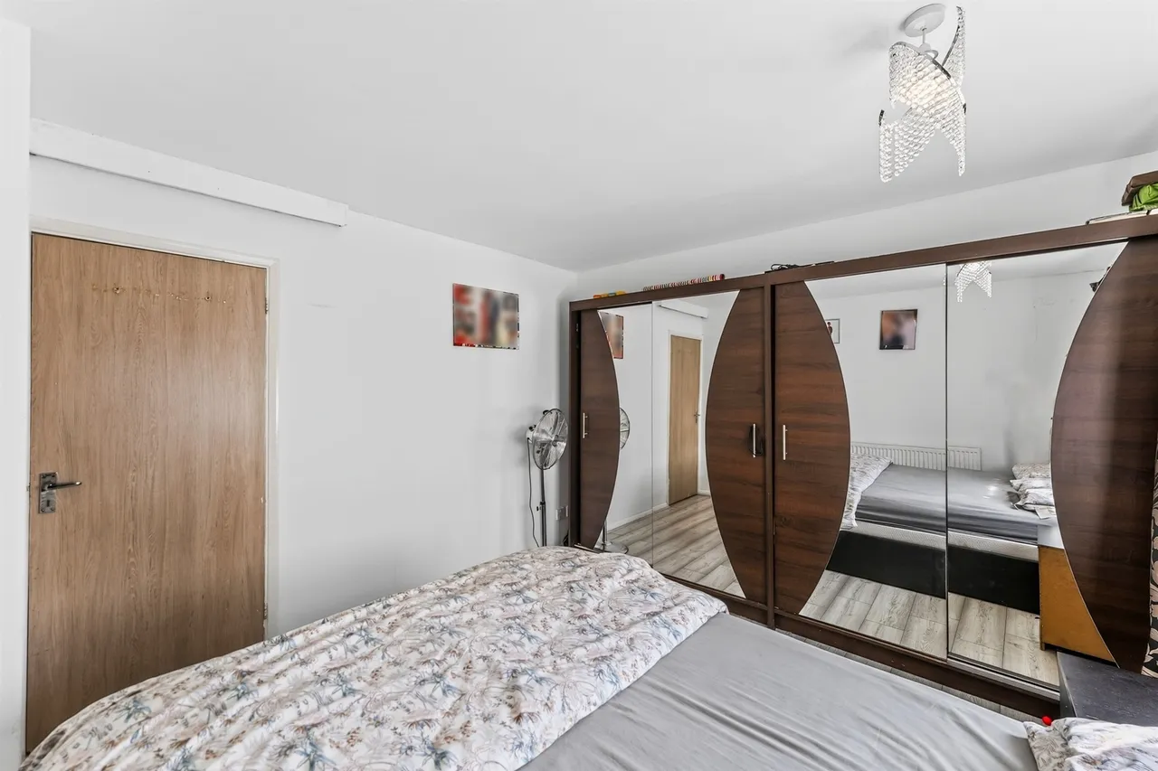 Bishopsford Road, Morden, SM4, photo 13