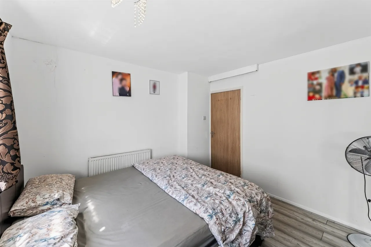 Bishopsford Road, Morden, SM4, photo 12