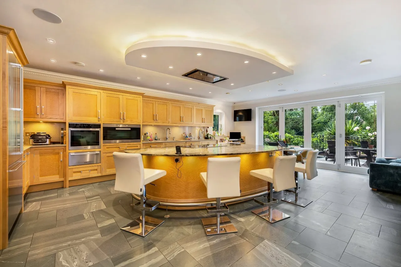Carrwood, Hale Barns, WA15, photo 8