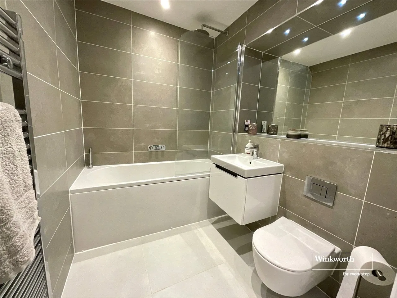 Needles Watch, 6 Wharncliffe Gardens, Highcliffe-On-Sea, Dorset, BH23, photo 12