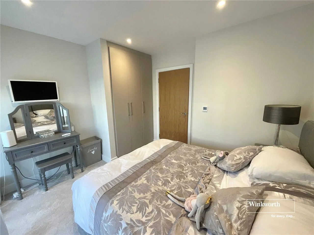 Needles Watch, 6 Wharncliffe Gardens, Highcliffe-On-Sea, Dorset, BH23, photo 11
