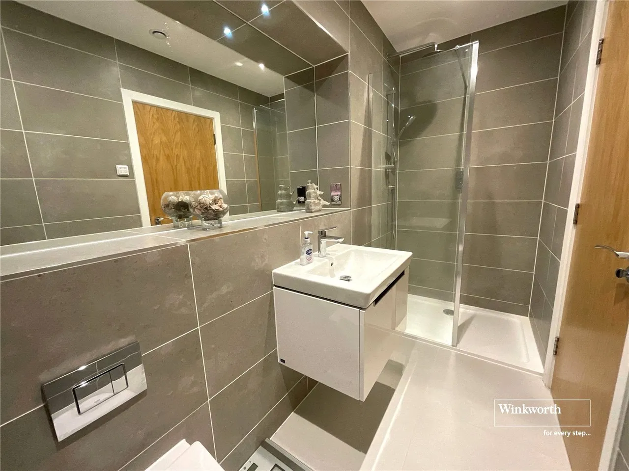 Needles Watch, 6 Wharncliffe Gardens, Highcliffe-On-Sea, Dorset, BH23, photo 9