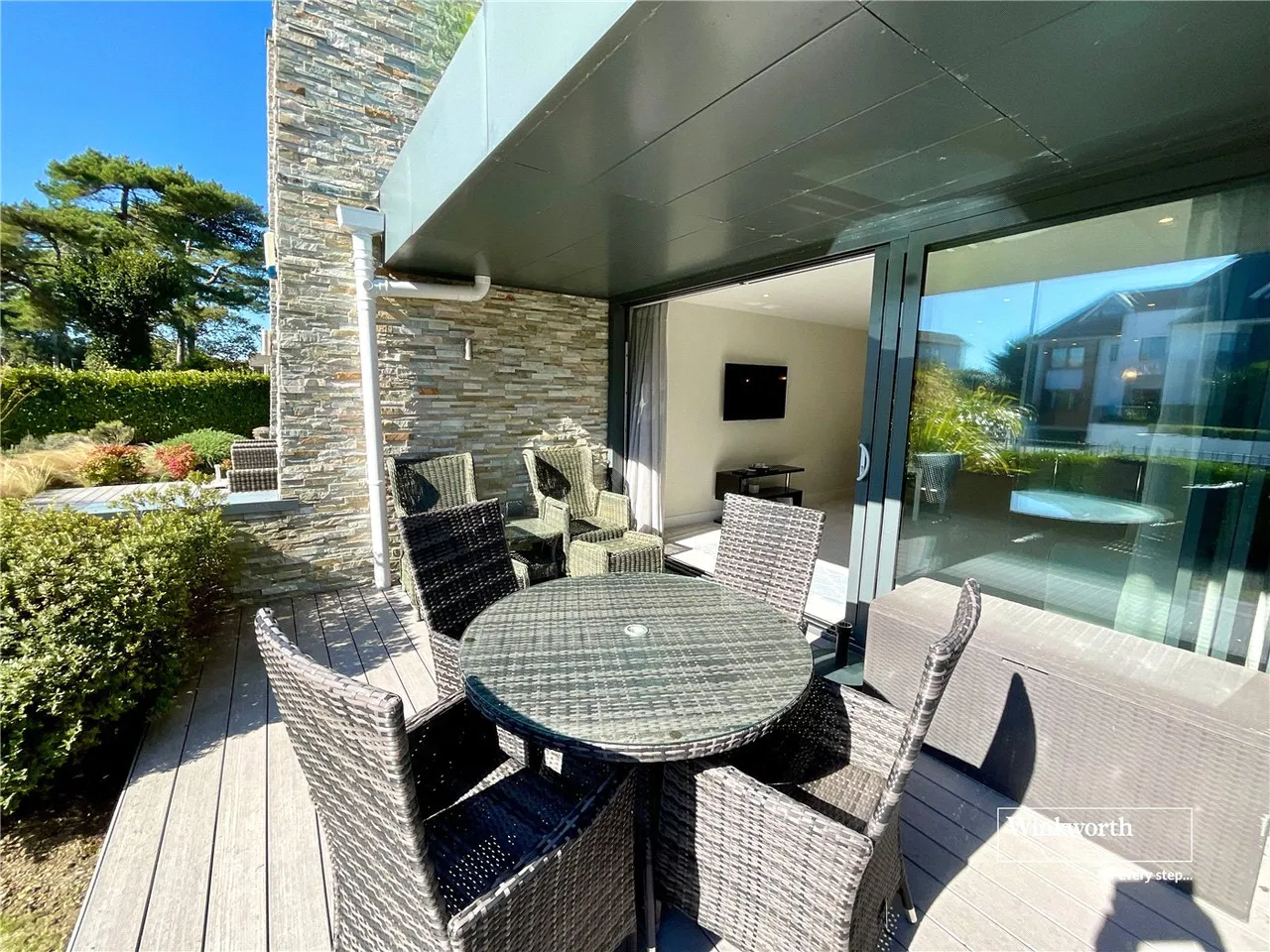 Needles Watch, 6 Wharncliffe Gardens, Highcliffe-On-Sea, Dorset, BH23, photo 3
