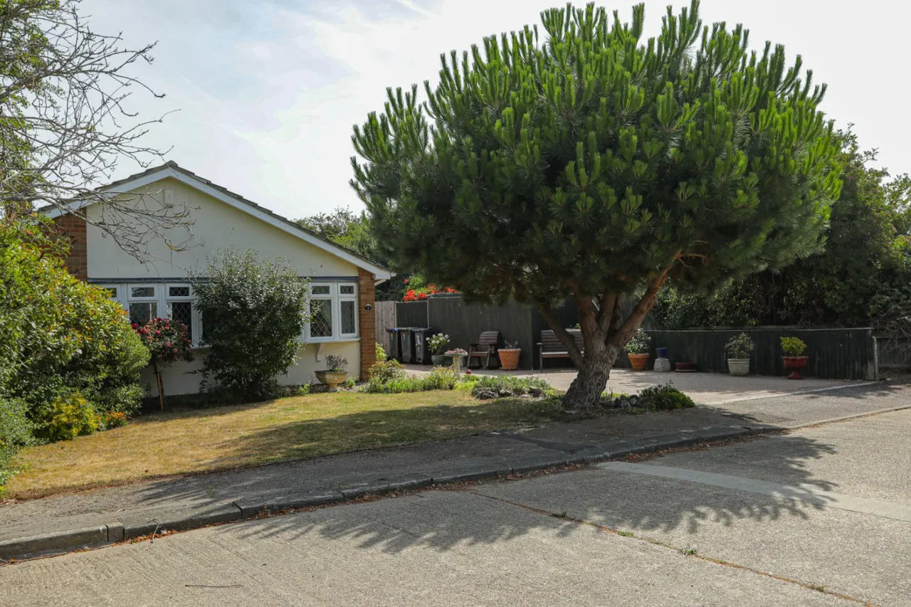 Chartwell Avenue, Herne Bay, CT6, photo 17