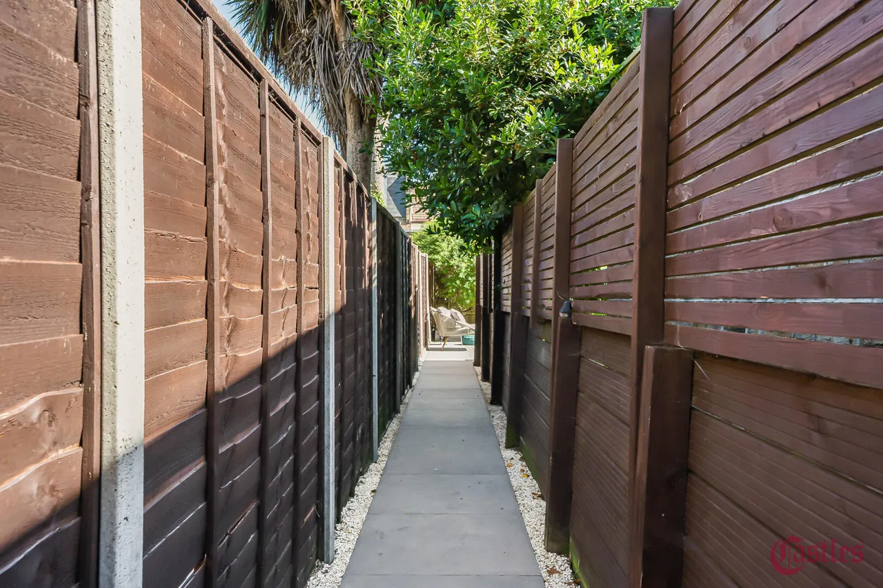 Ridge Road, N8, photo 28