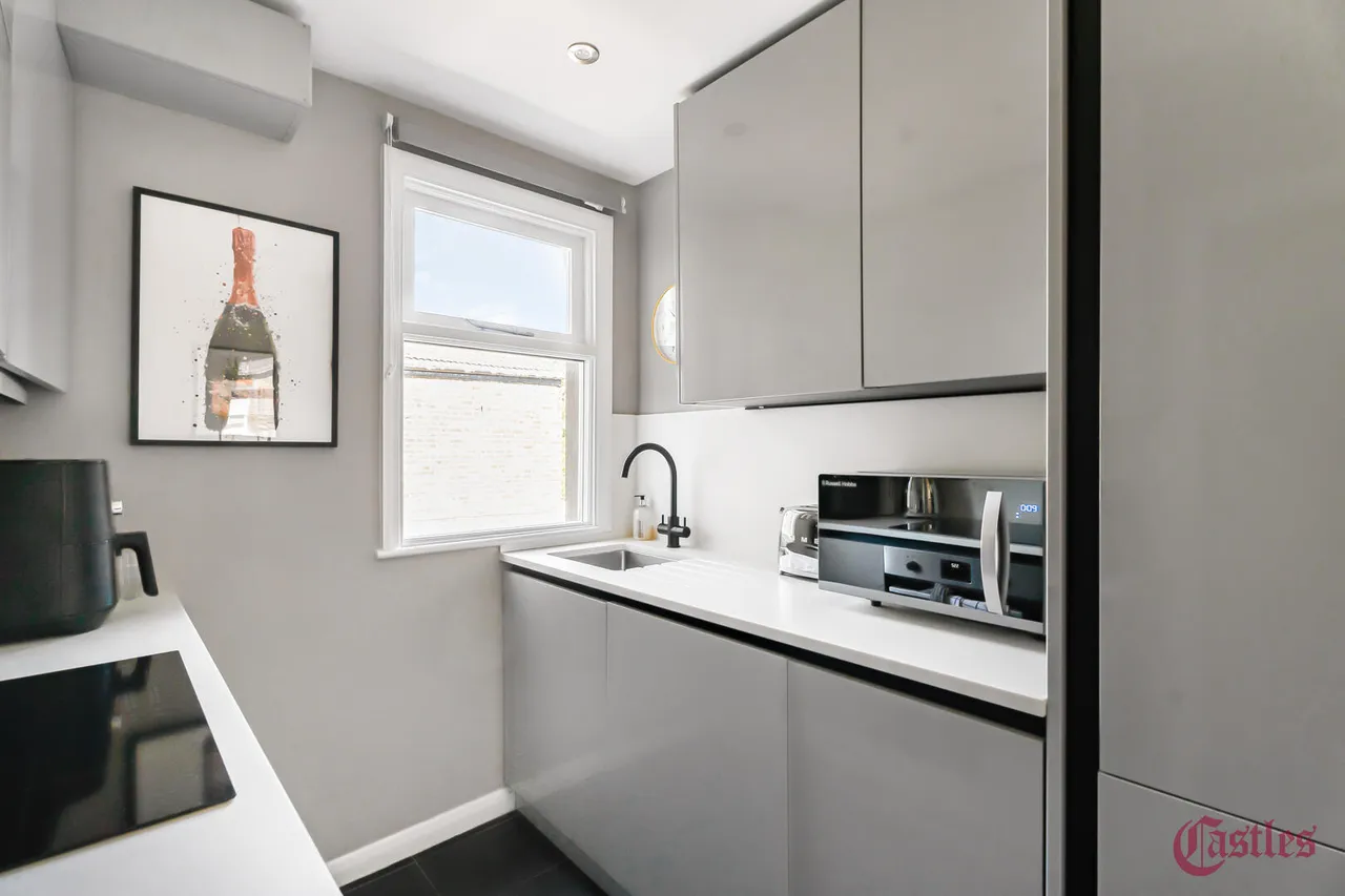 Ridge Road, N8, photo 22