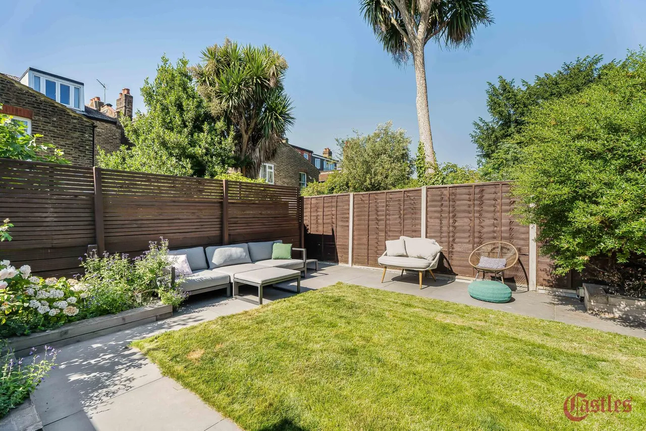 Ridge Road, N8, photo 12