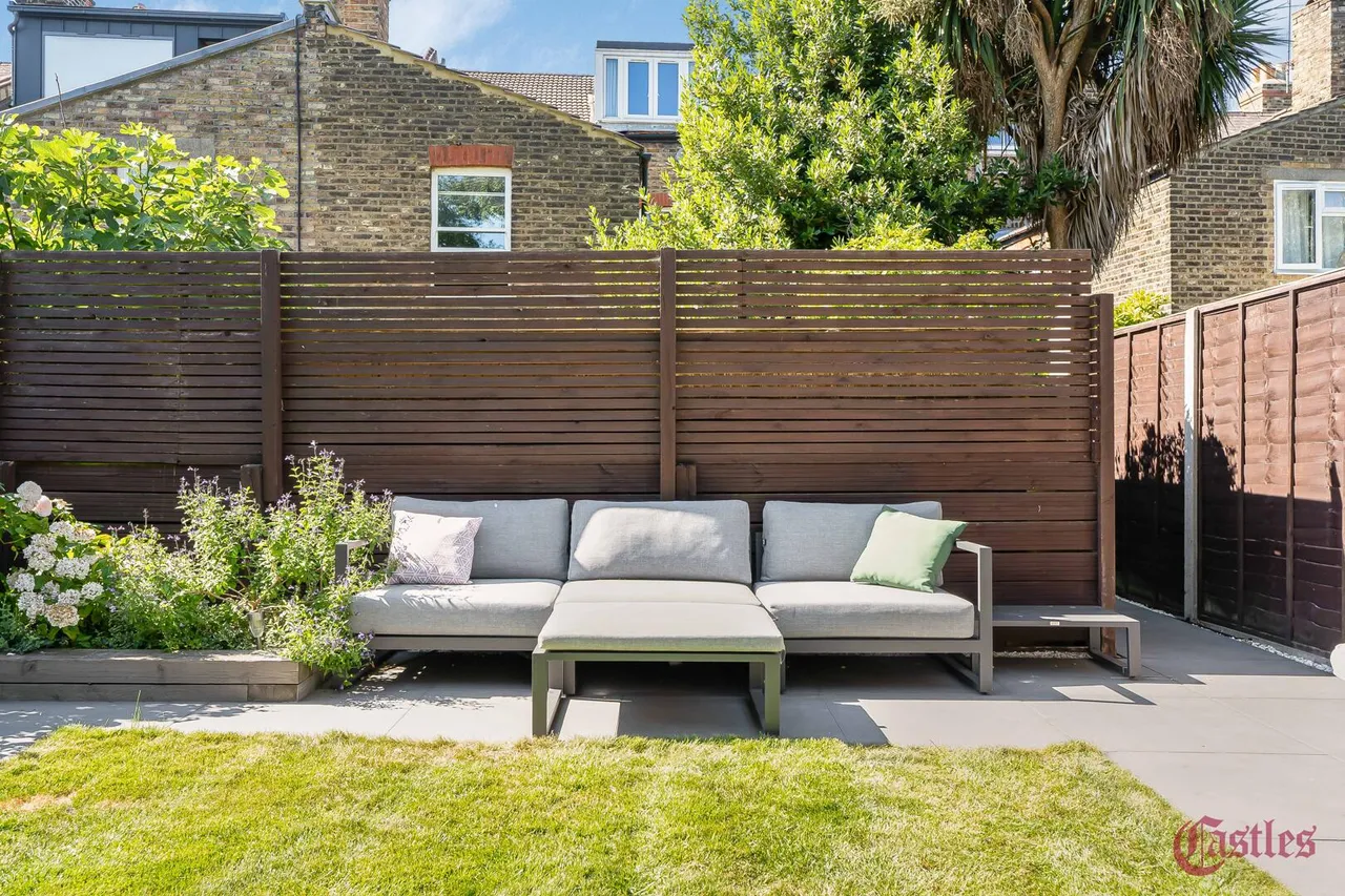 Ridge Road, N8, photo 26