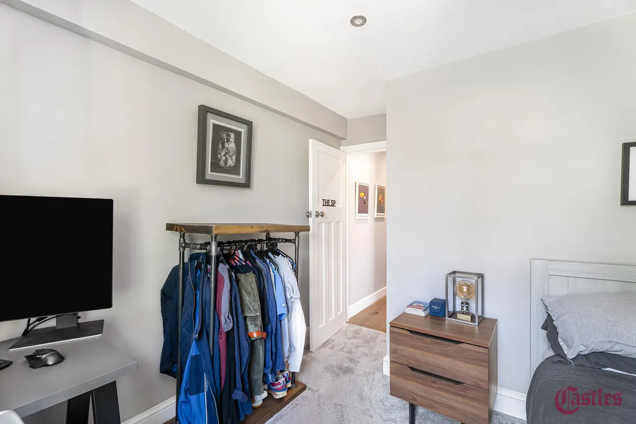 Ridge Road, N8, photo 24