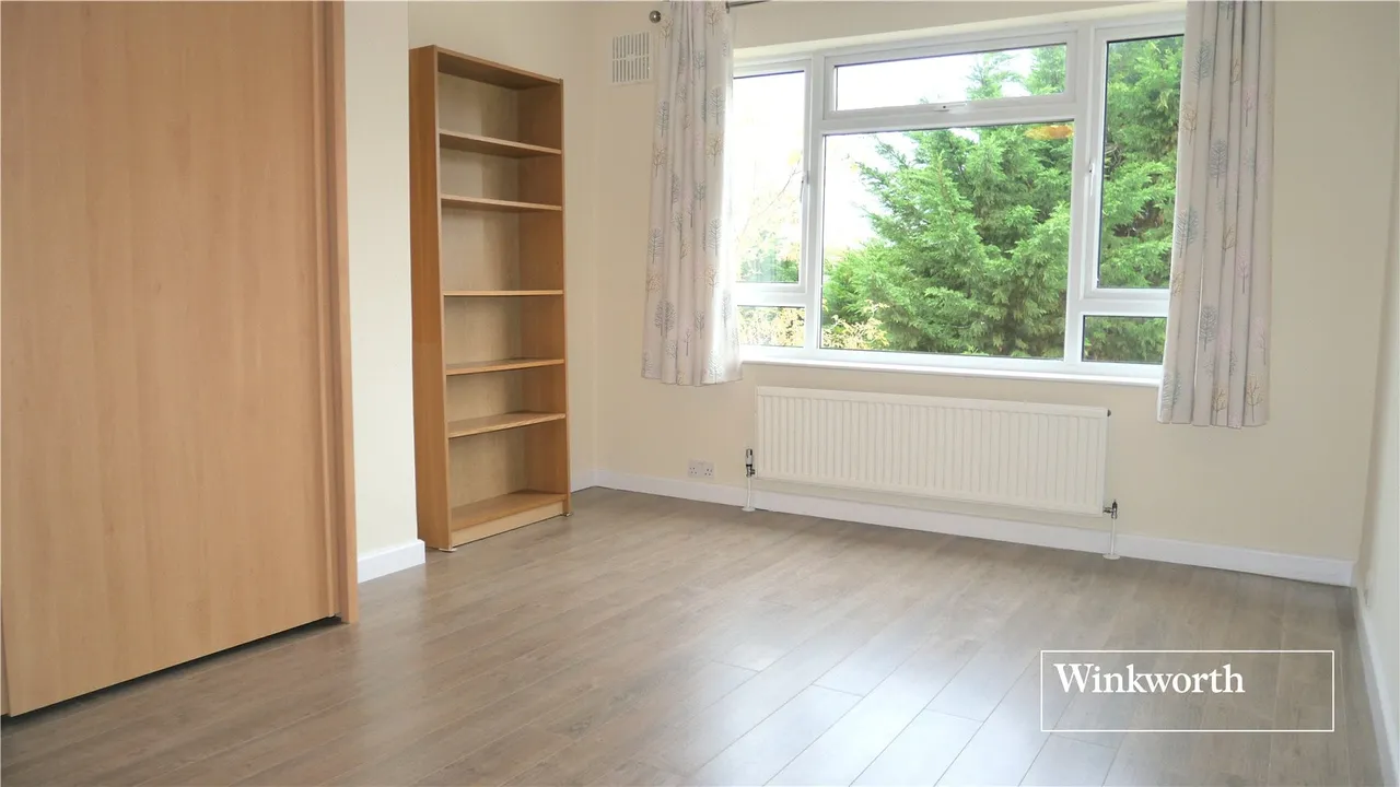 Ashurst Road, Cockfosters, EN4, photo 11