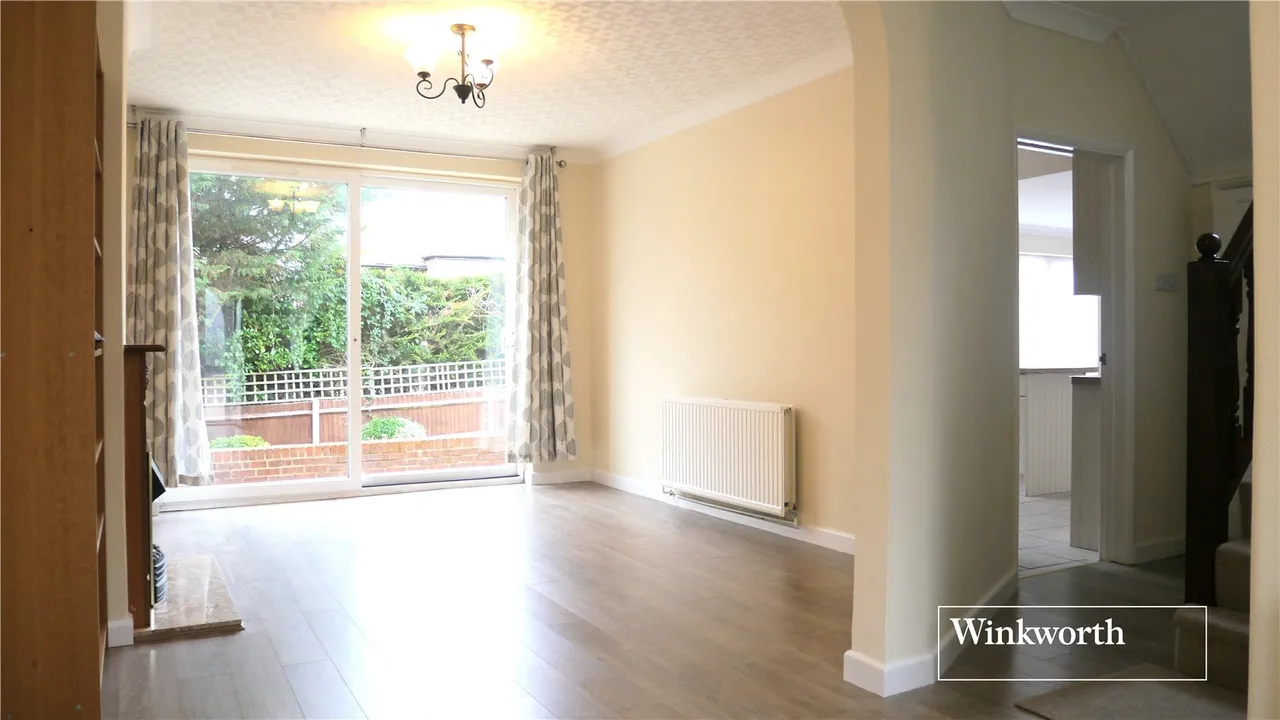 Ashurst Road, Cockfosters, EN4, photo 2