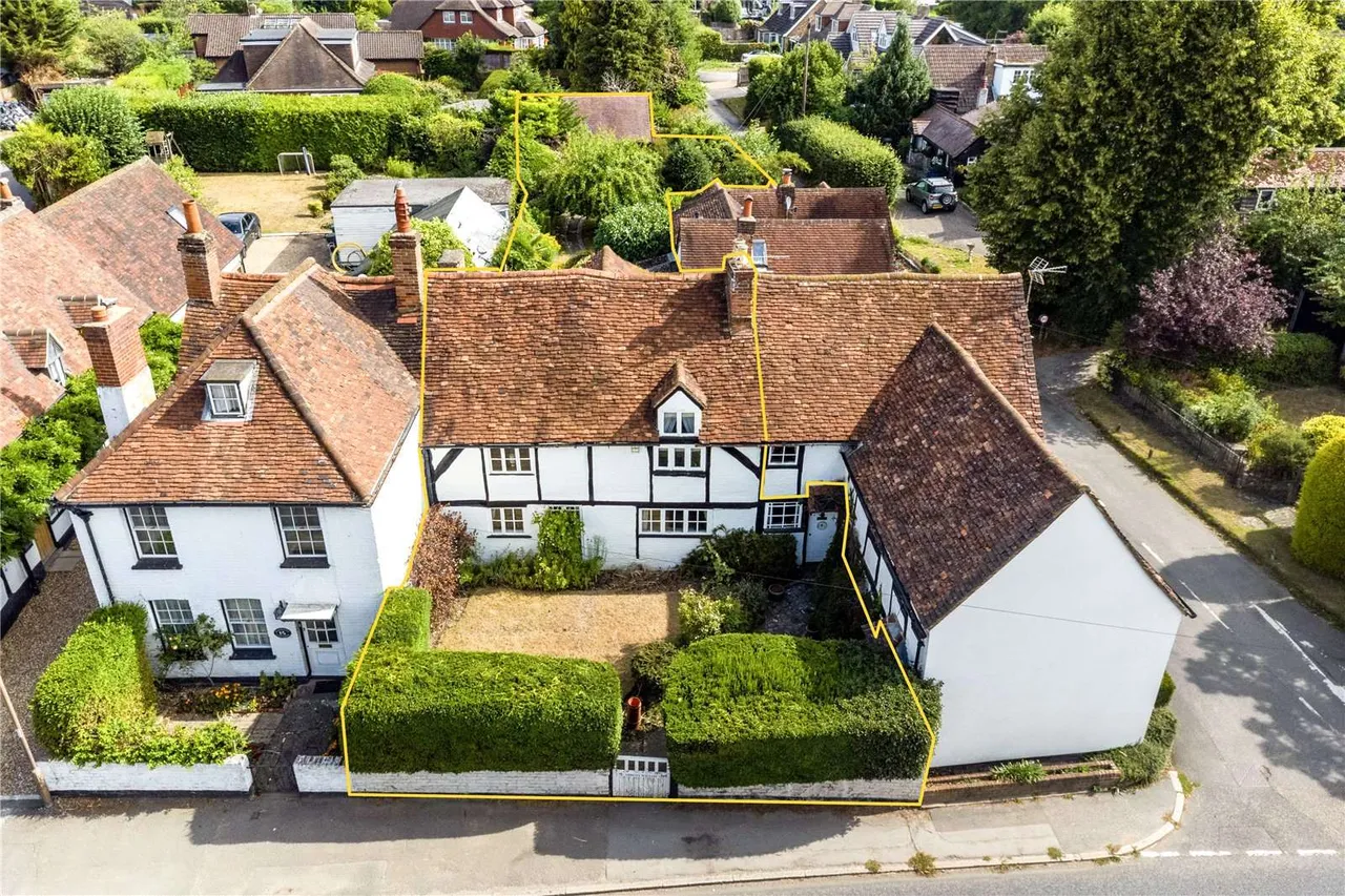 3 bed house for sale — Marlow Road, Bourne End, Buckinghamshire, SL8 5PL