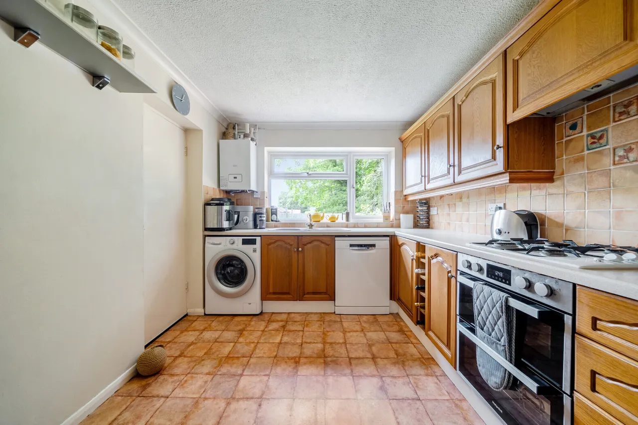 Wey Lodge Close, Liphook, GU30, photo 5