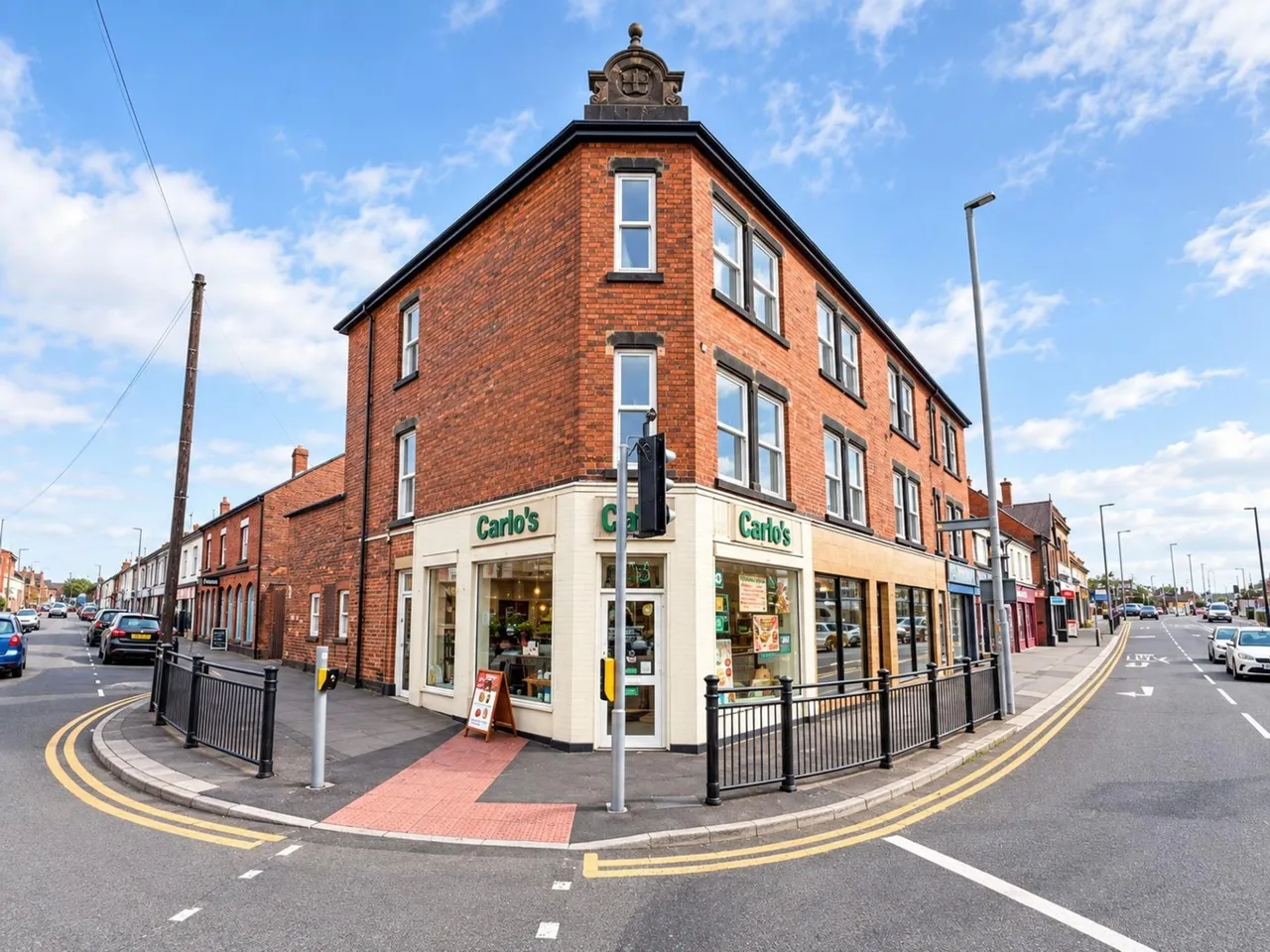 2 bed flat to rent, Borough Road, Burton-On-Trent, DE14