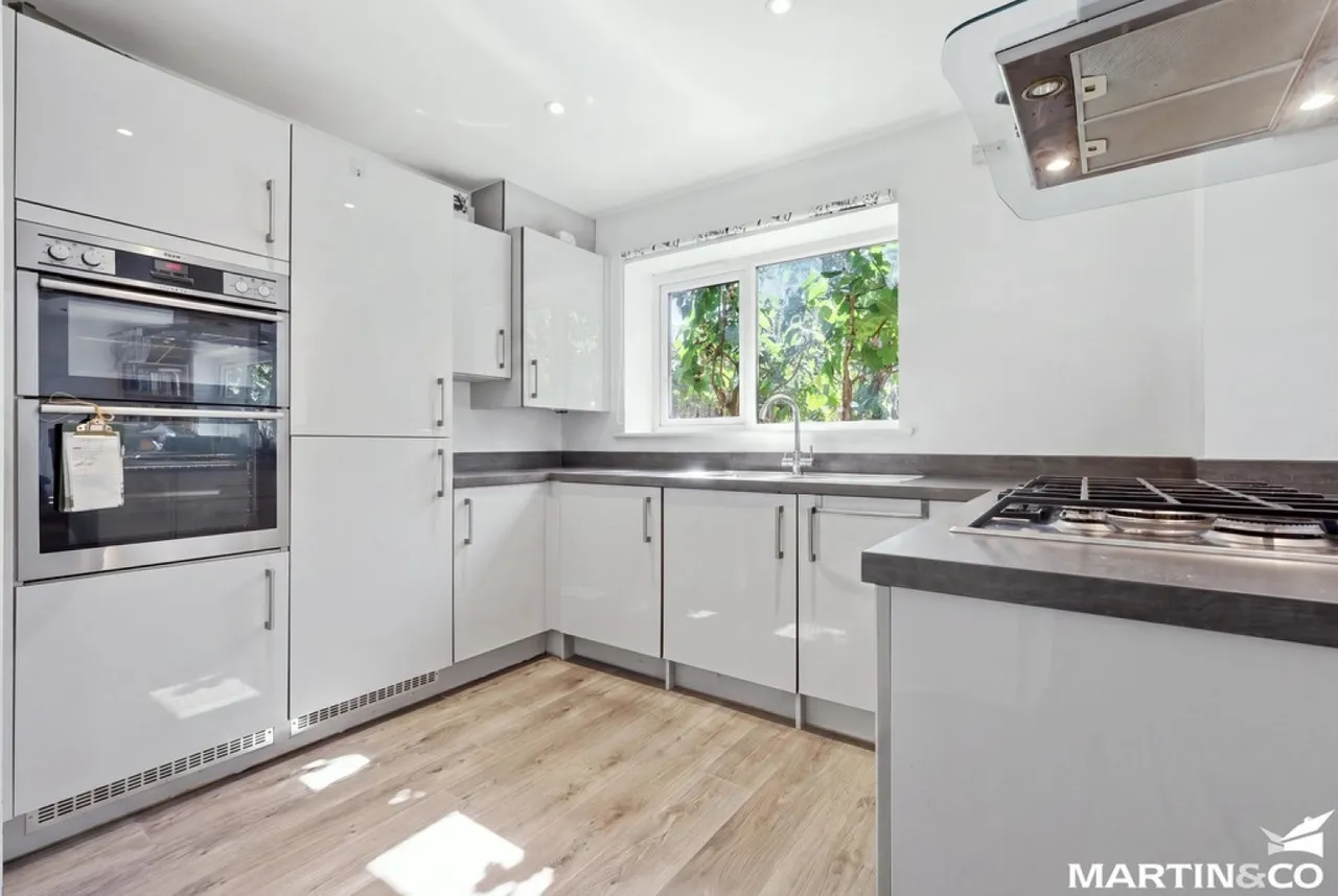 2 bed house for sale — Niblick Green, Chelmsford