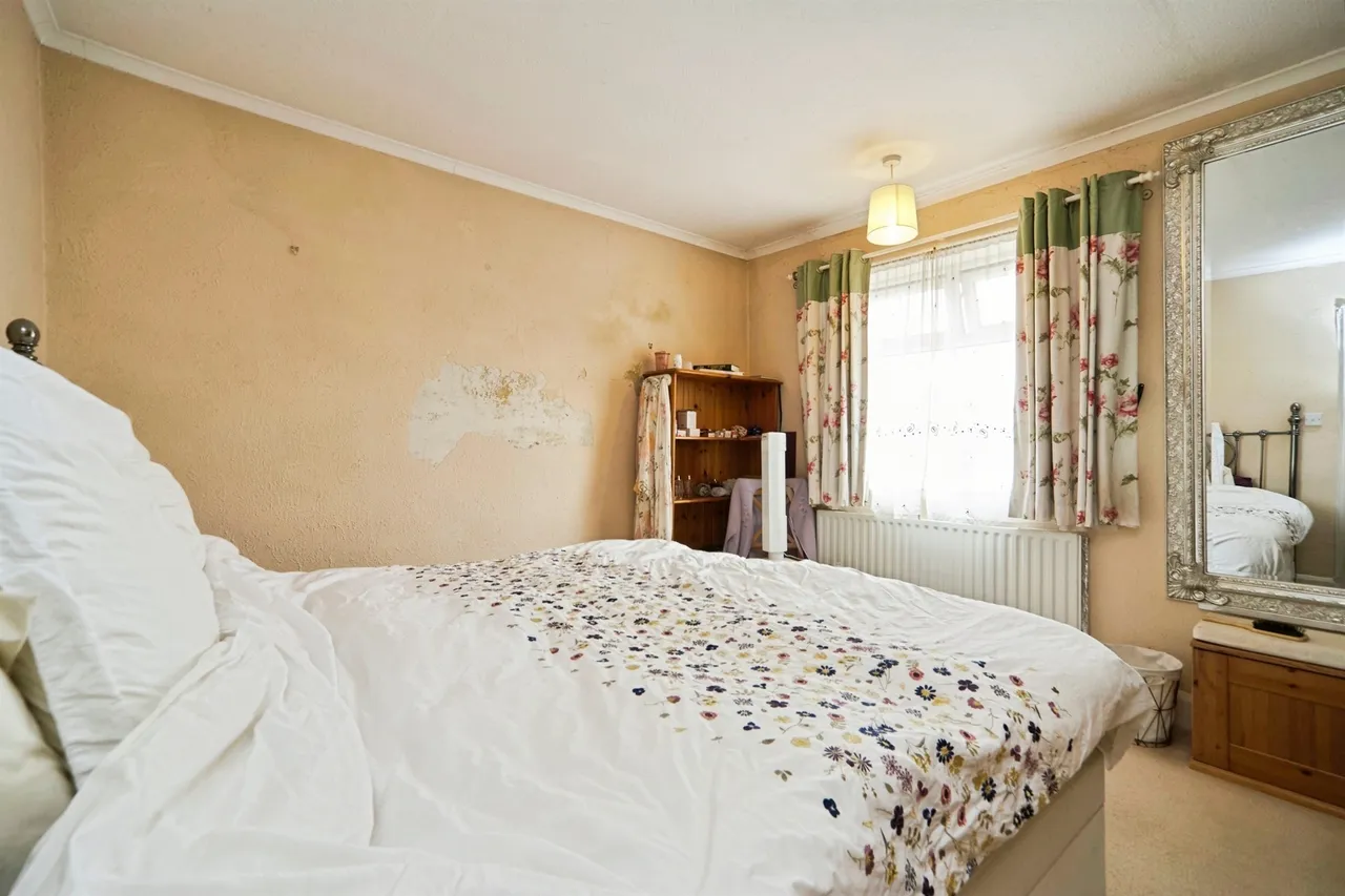Silverdale Avenue, Guiseley, LS20, photo 13