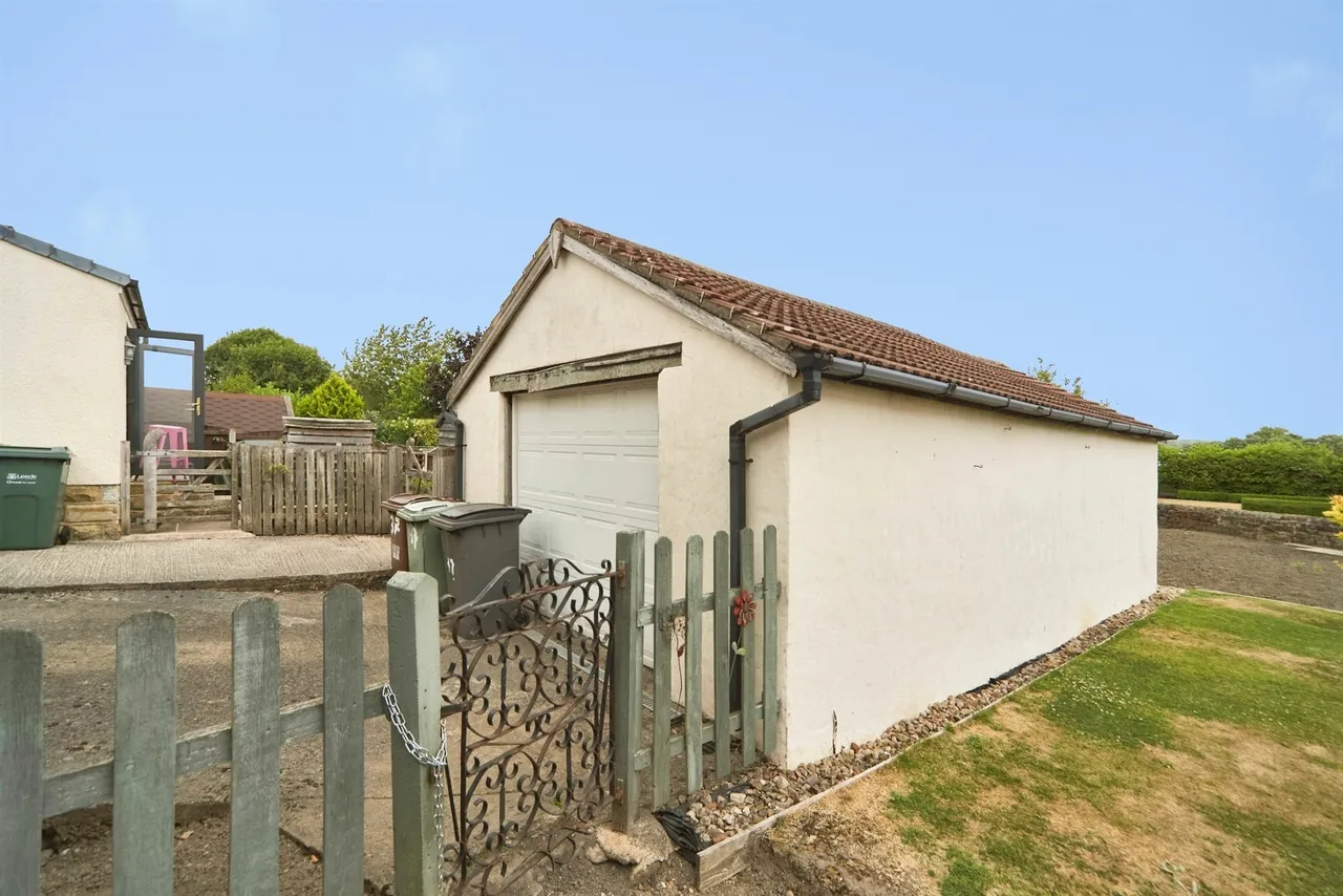 Silverdale Avenue, Guiseley, LS20, photo 18