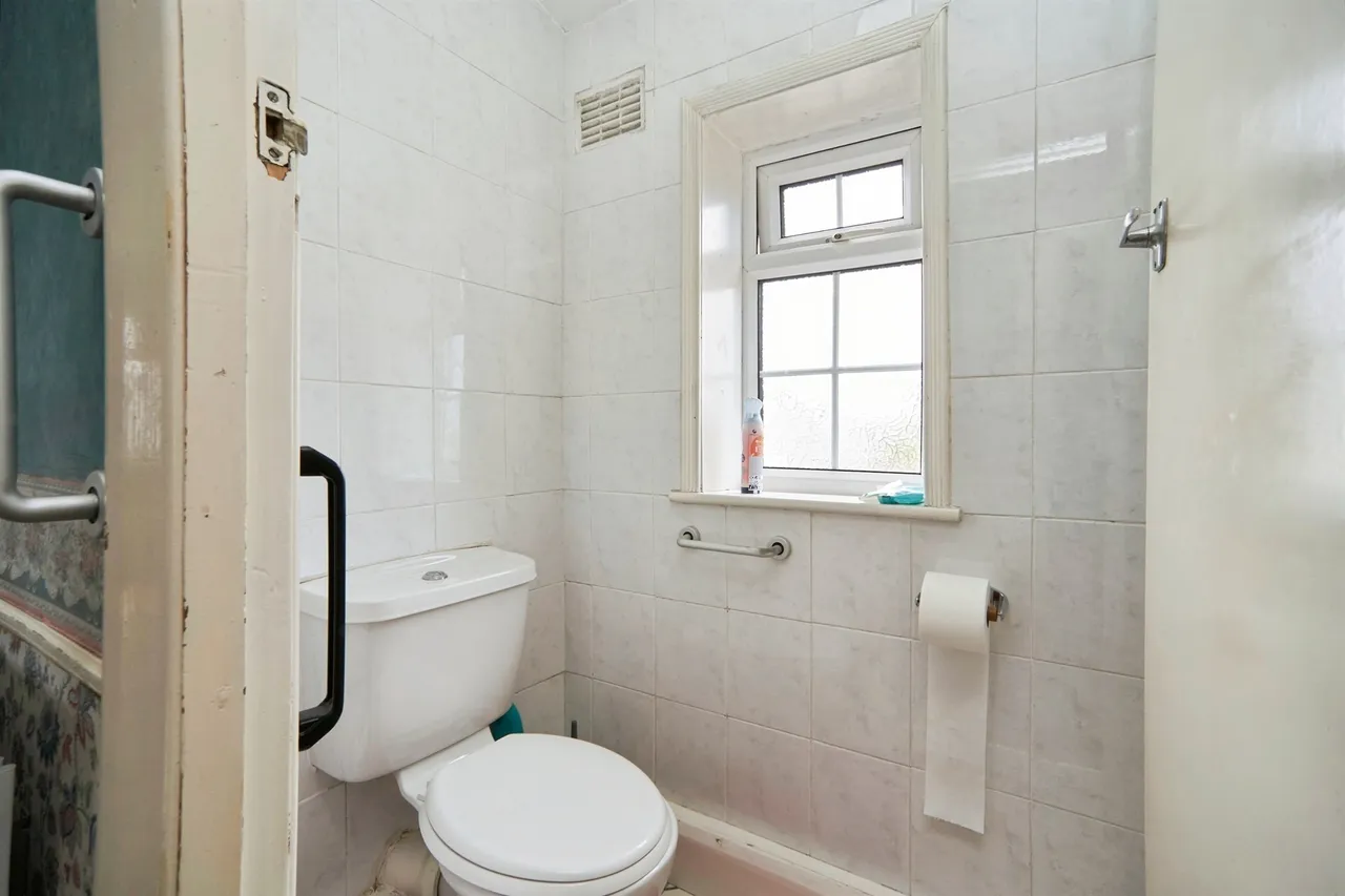 Silverdale Avenue, Guiseley, LS20, photo 17