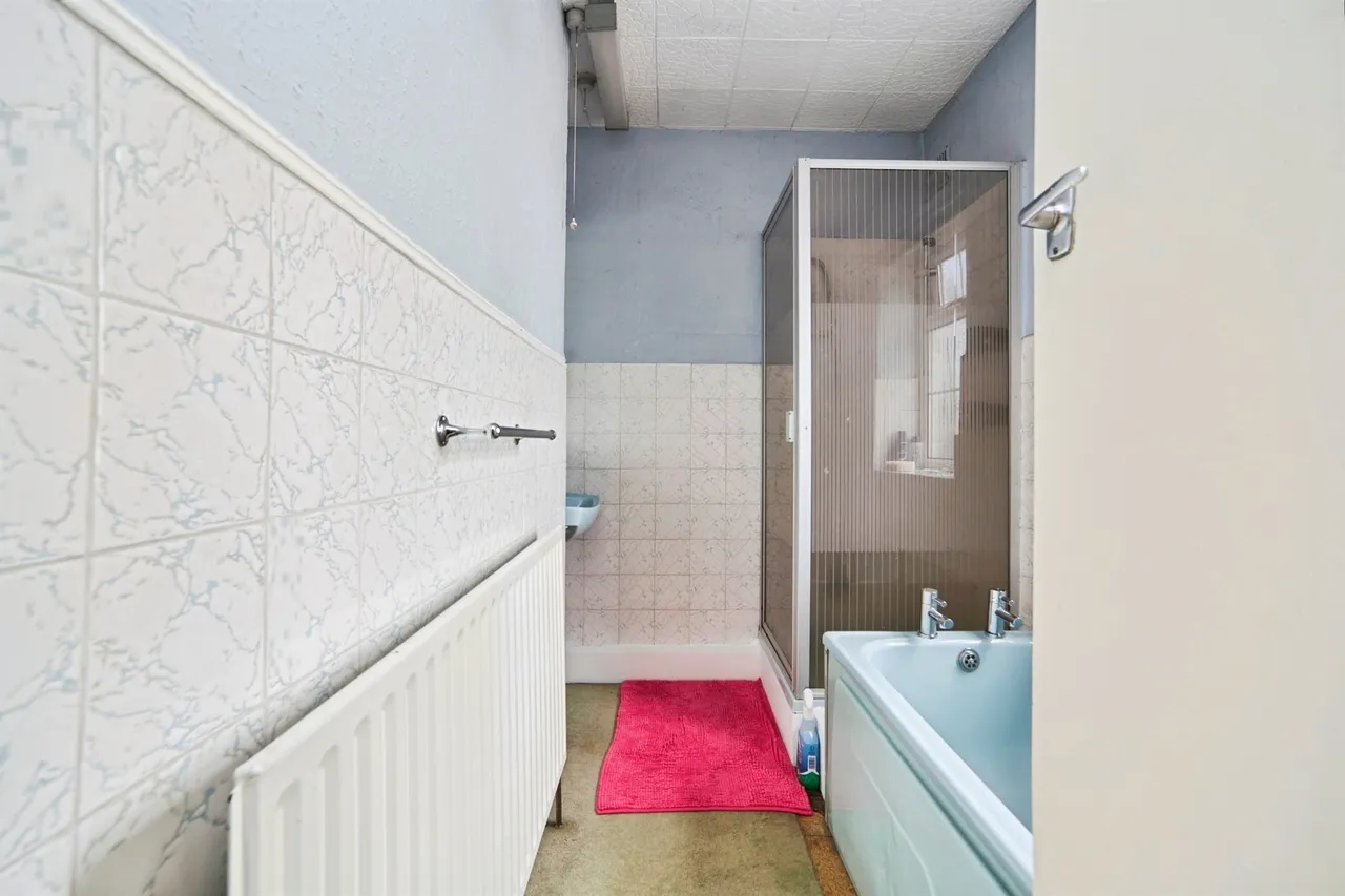 Silverdale Avenue, Guiseley, LS20, photo 16