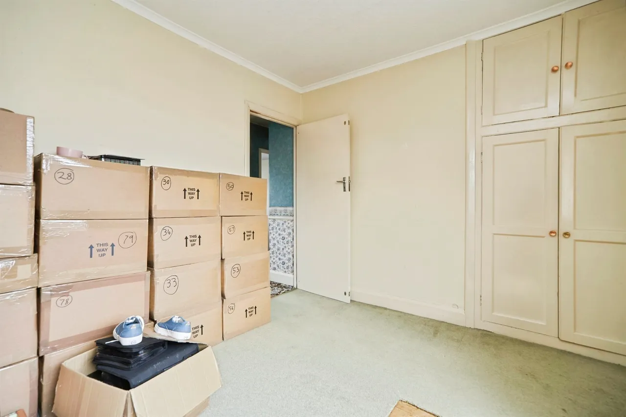 Silverdale Avenue, Guiseley, LS20, photo 14