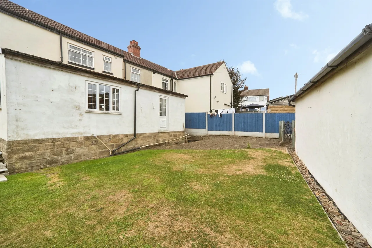 Silverdale Avenue, Guiseley, LS20, photo 19