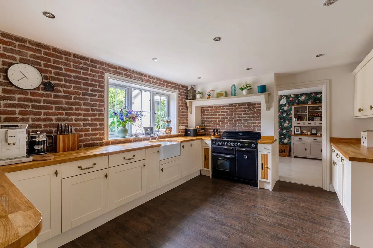 Glenville Gardens, Hindhead, GU26, photo 4