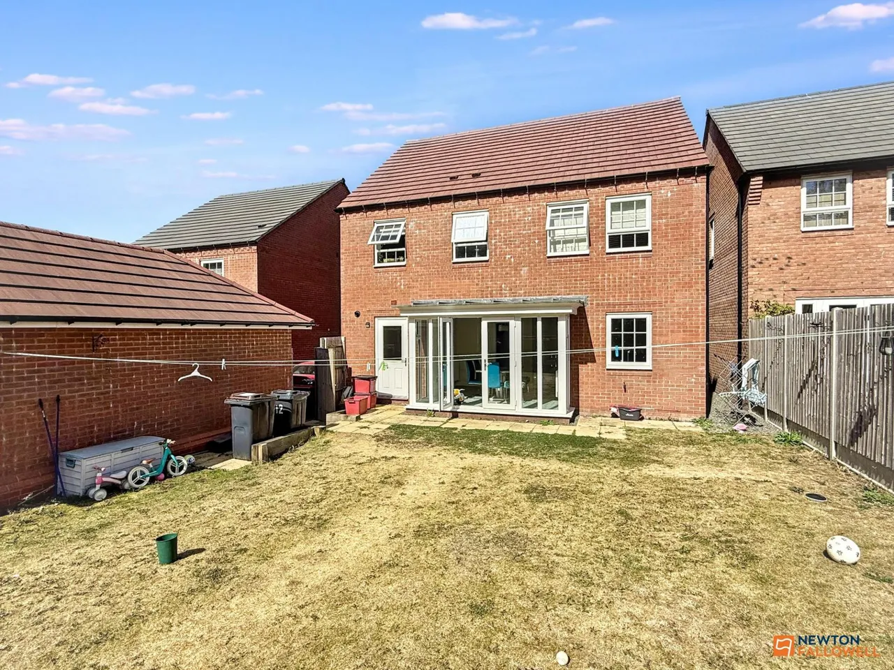 Gee Avenue, Hugglescote, LE67, photo 29