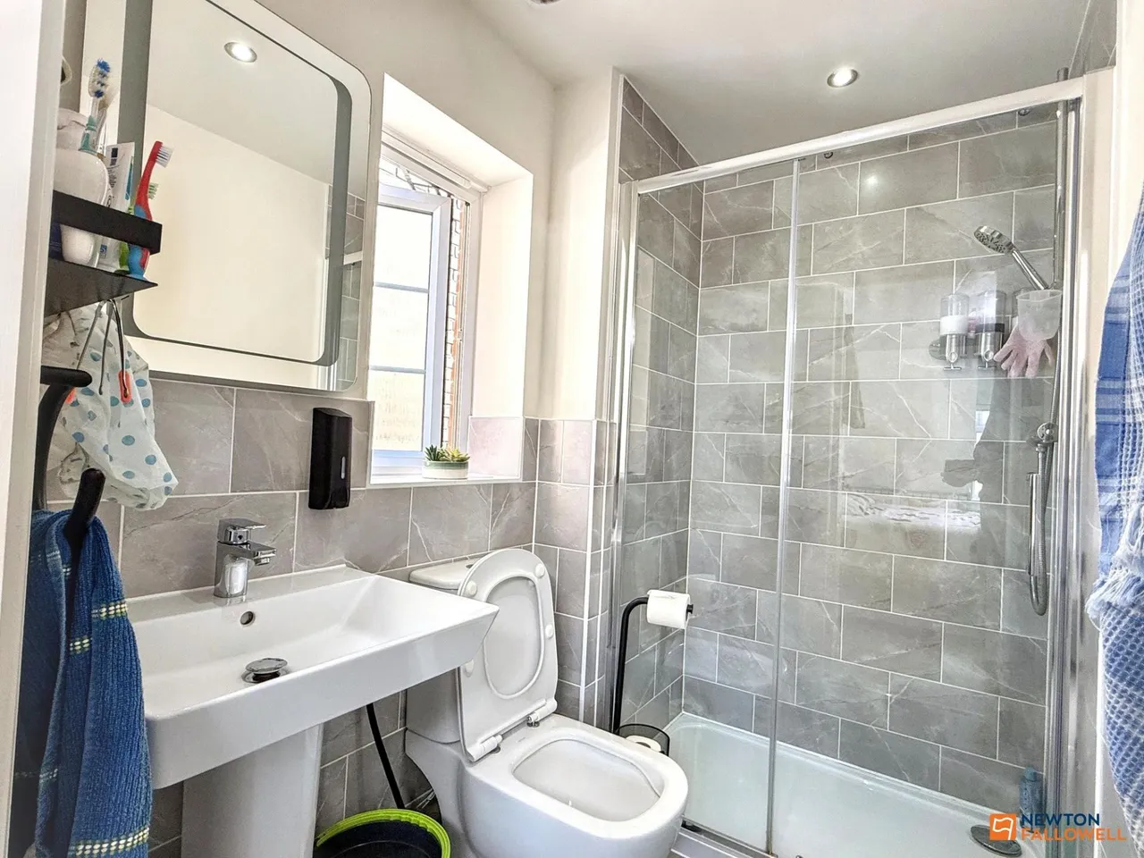 Gee Avenue, Hugglescote, LE67, photo 22