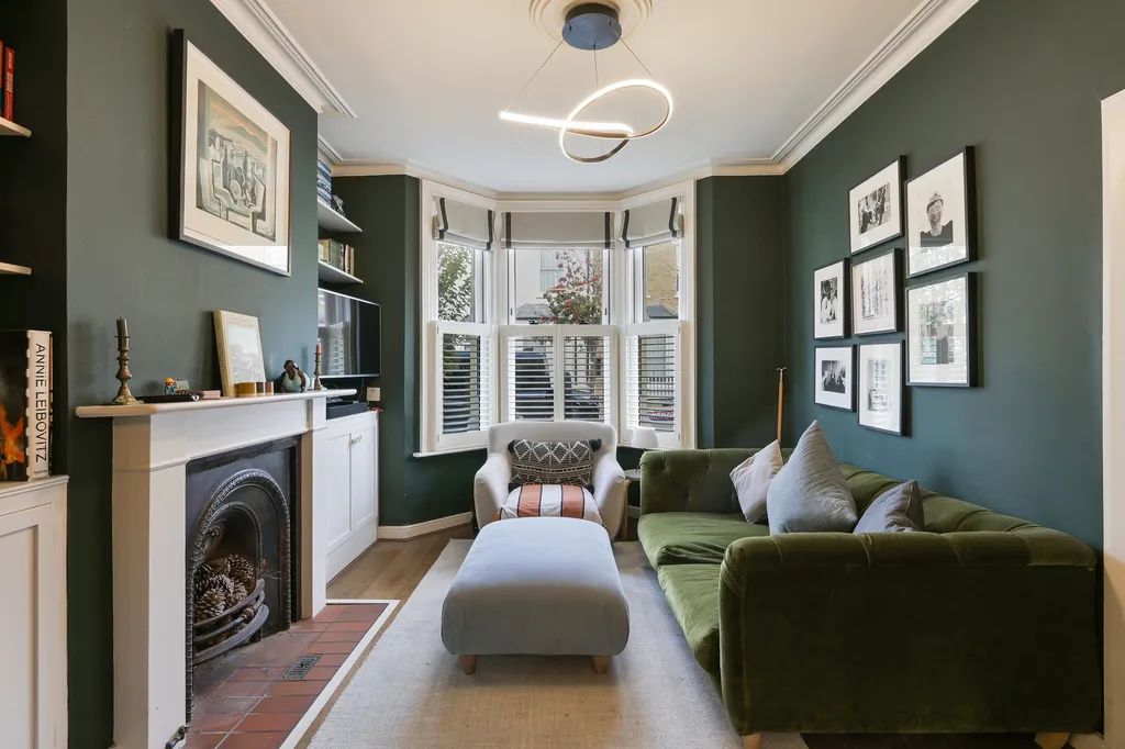 3 bed property to rent, Disbrowe Road, London, W6