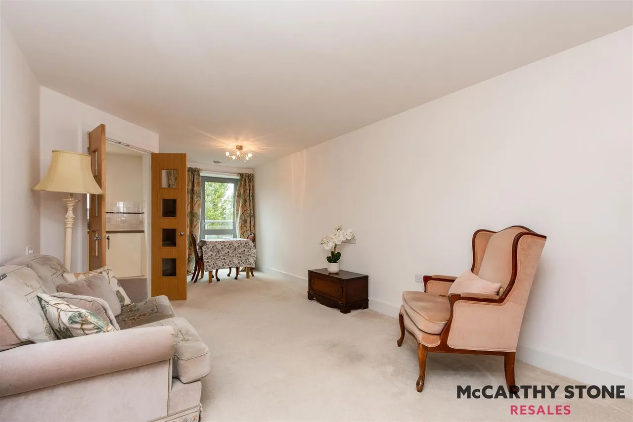 Kings Road, Fleet, GU51, photo 6