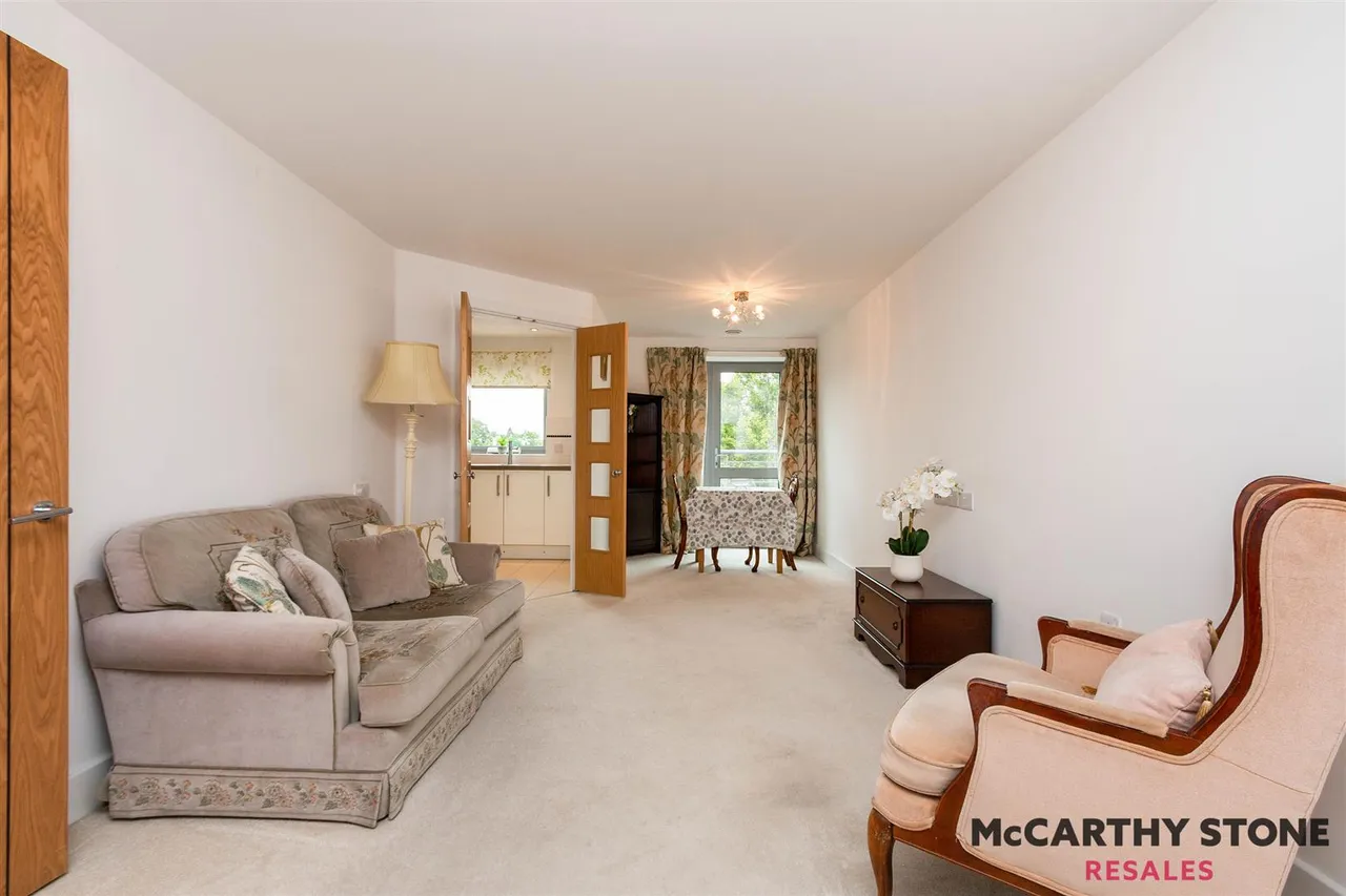 Kings Road, Fleet, GU51, photo 4