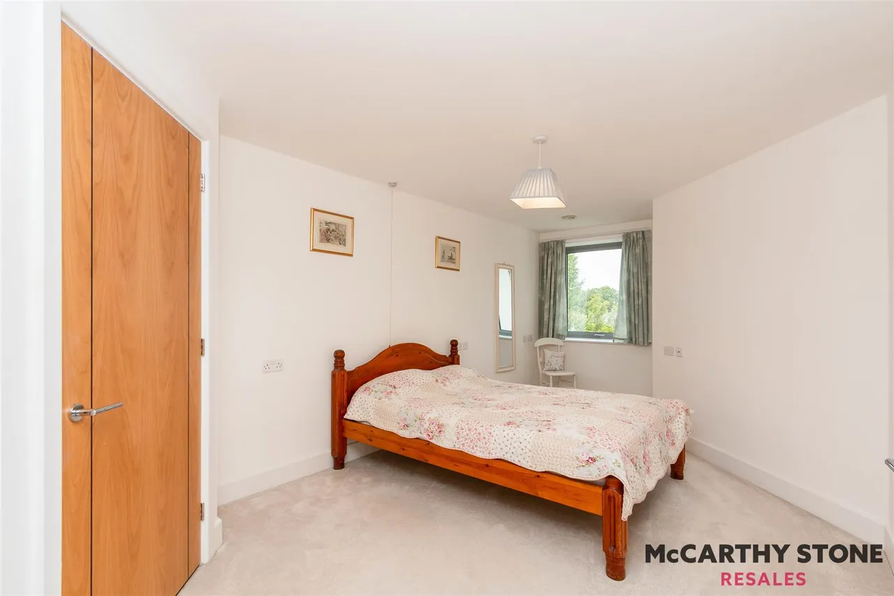 Kings Road, Fleet, GU51, photo 11