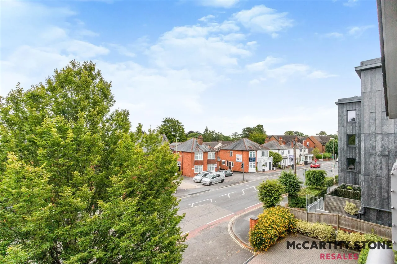 Kings Road, Fleet, GU51, photo 2