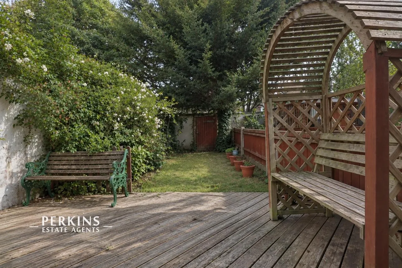 Costons Lane, Greenford, UB6, photo 8