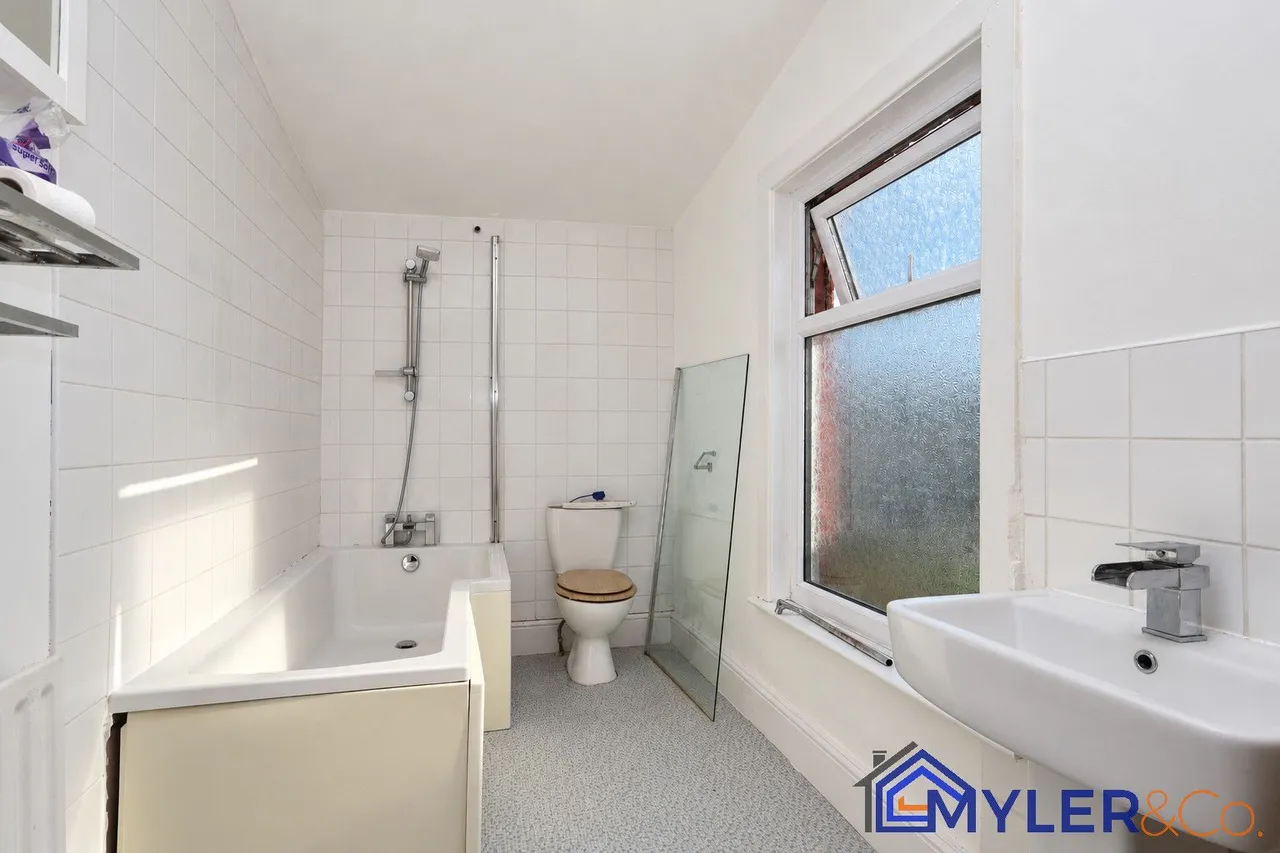 Vine Street, Widnes, photo 9