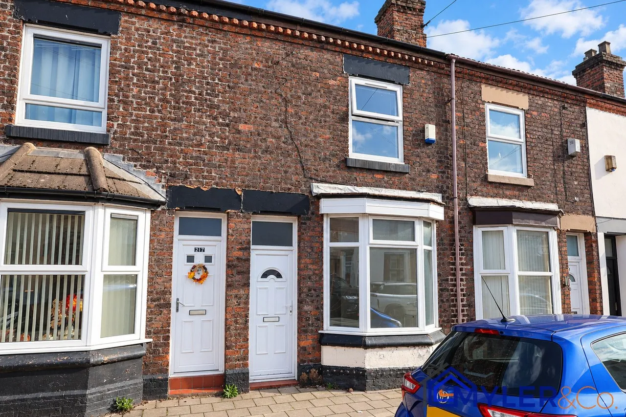 2 bed house to rent, Vine Street, Widnes