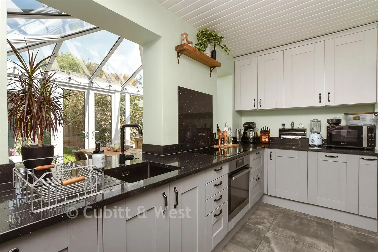 Stuart Road, Reigate, RH2, photo 3