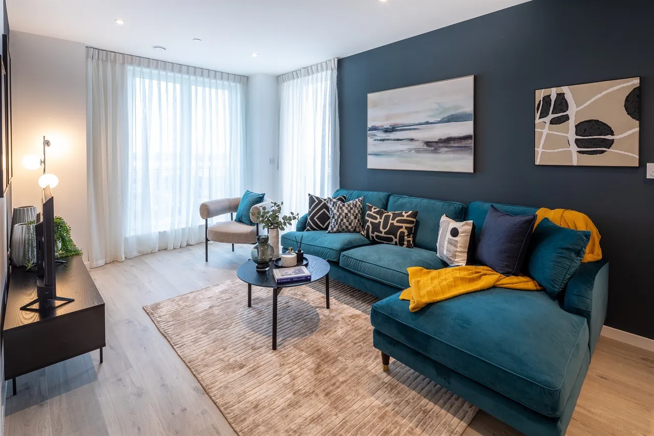 2 bed flat for sale, Vernal Way, London, N18