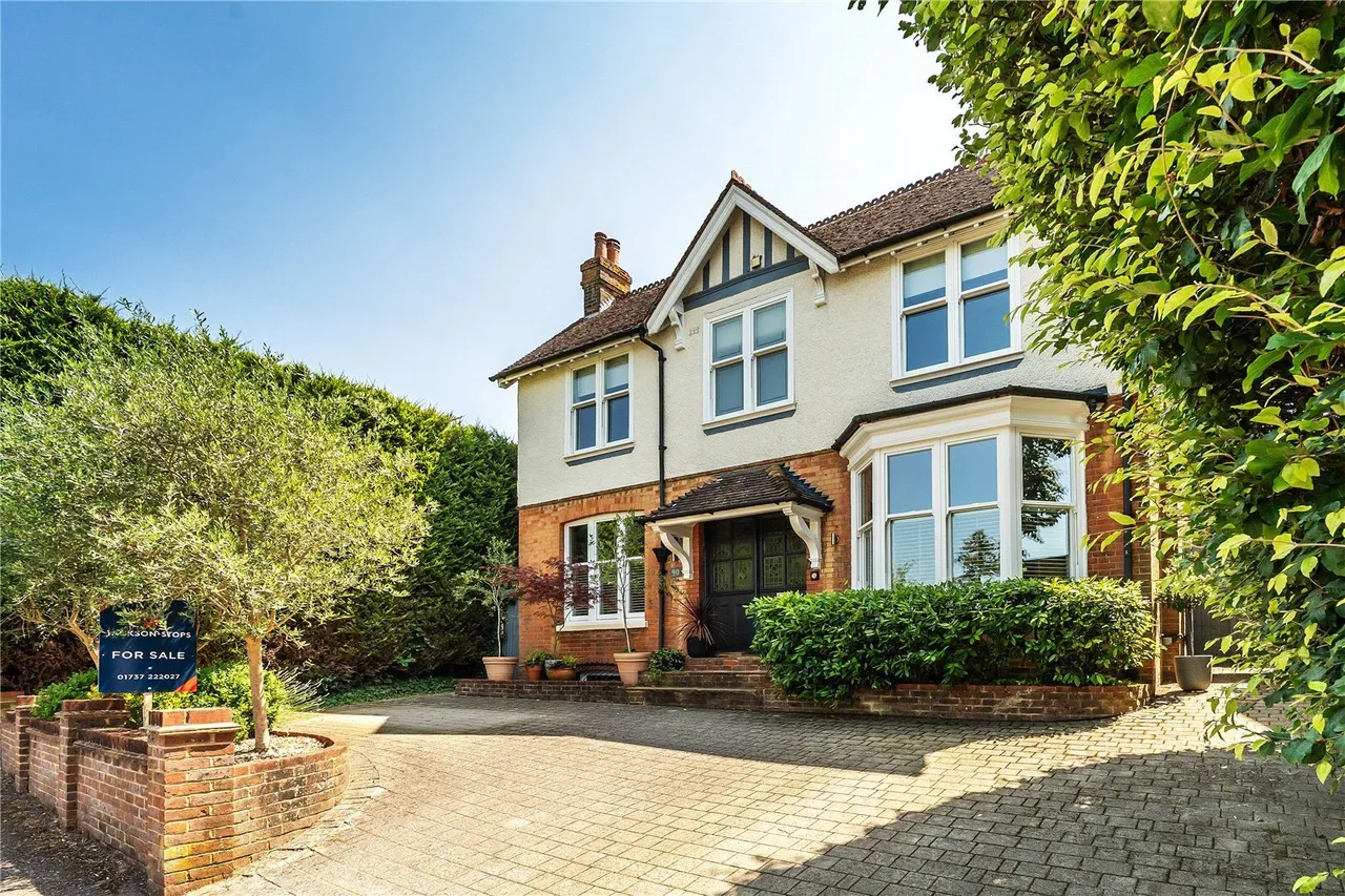 4 bed house for sale, Chart Lane, Reigate, RH2